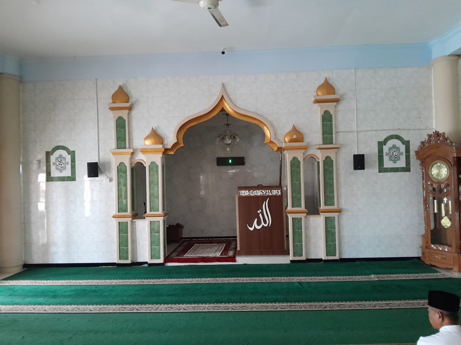 Foto Dalam Masjid (Mimbar/Mihrab) — BAITUL MUTTAQIN, Boyolangu, Giri