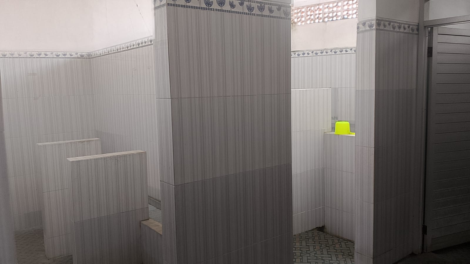 Foto Kamar Mandi/WC — BAITUSSALAM, Grogol, Giri