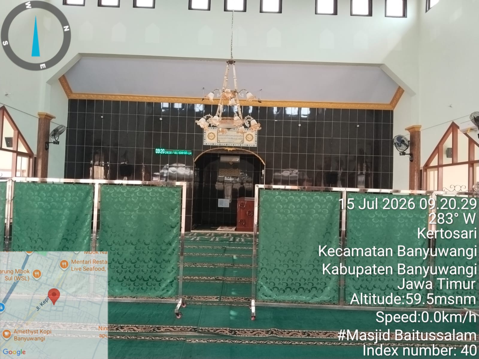 Foto Dalam Masjid (Mimbar/Mihrab) — Al Mukarromah, Kertosari, Banyuwangi