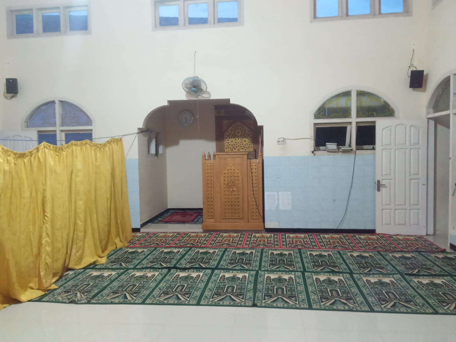 Foto Dalam Masjid (Mimbar/Mihrab) — MASJID SYUHADA', Kandangan, Pesanggaran