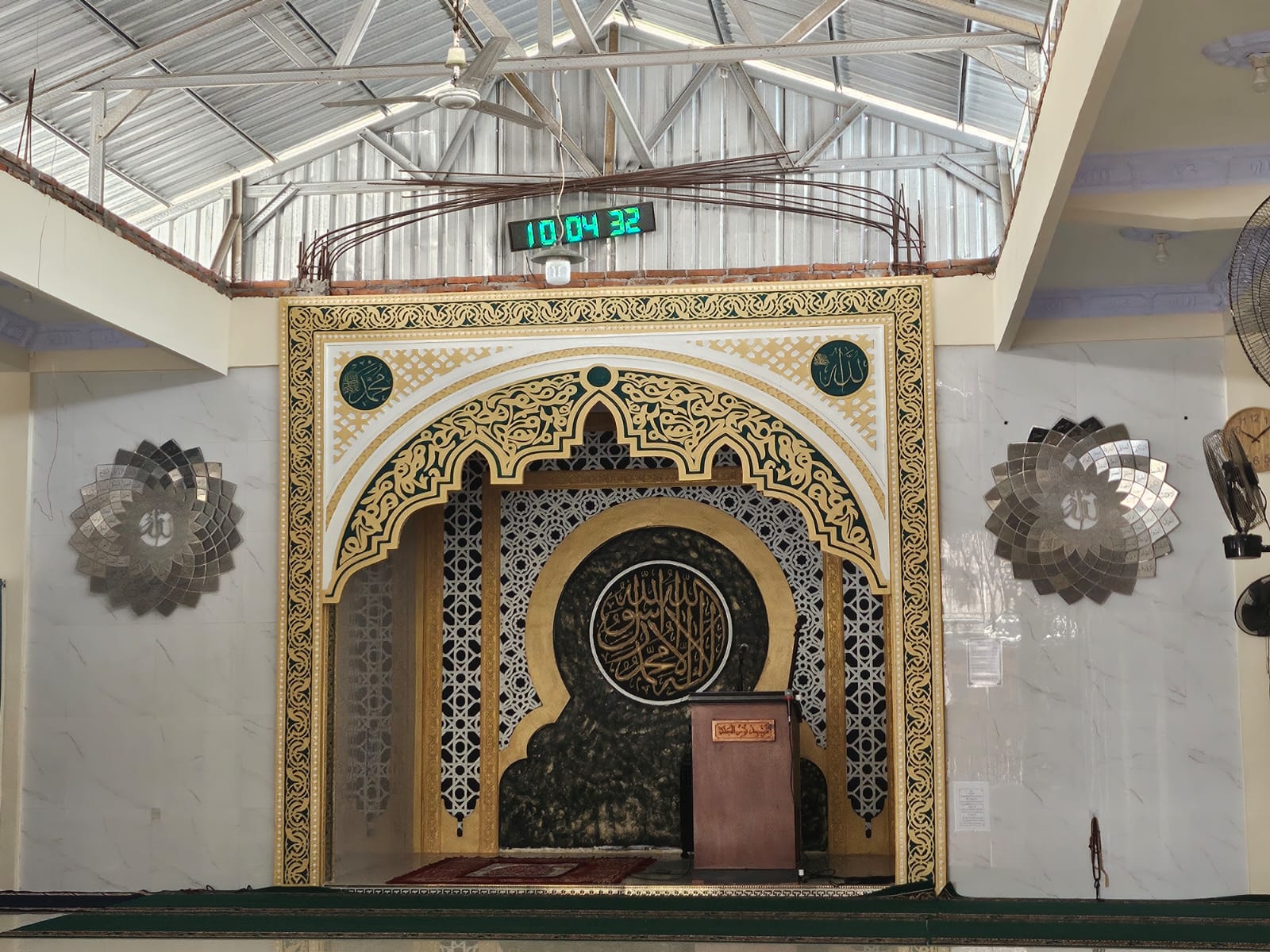 Foto Dalam Masjid (Mimbar/Mihrab) — Nurul Jannah, Kebalenan, Banyuwangi