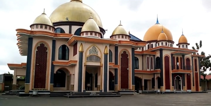 Foto Depan Masjid & Papan Nama — SABILAL MUTTAQIN, Tulungrejo, Glenmore