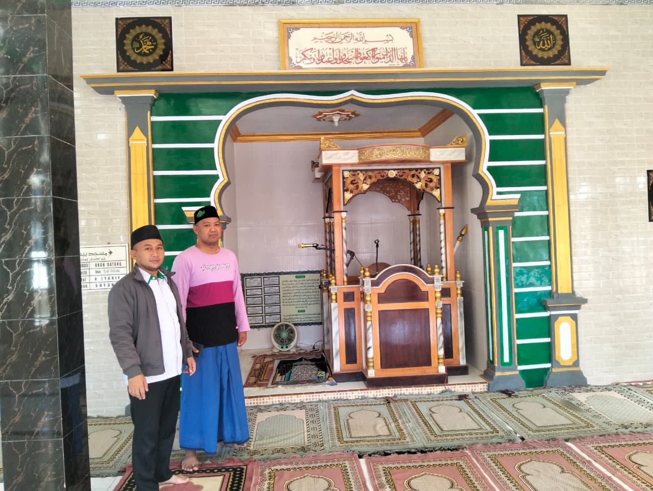 Foto Dalam Masjid (Mimbar/Mihrab) — Baitur Rahman, Sumberkencono, Wongsorejo