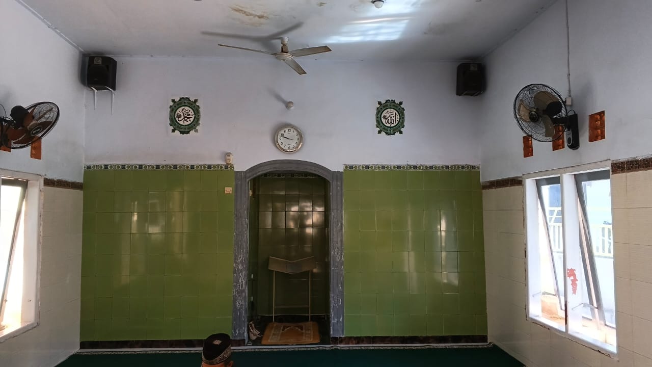 Foto Dalam Masjid (Mimbar/Mihrab) — BAITUR ROHMAN, Tegalharjo, Glenmore