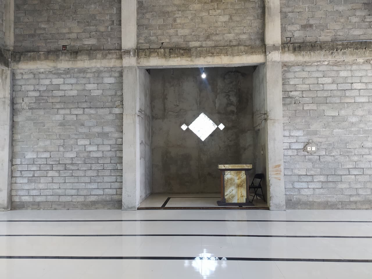 Foto Dalam Masjid (Mimbar/Mihrab) — At-Taqwa SMAN 1 Tegaldlimo, Wringinpitu, Tegaldlimo