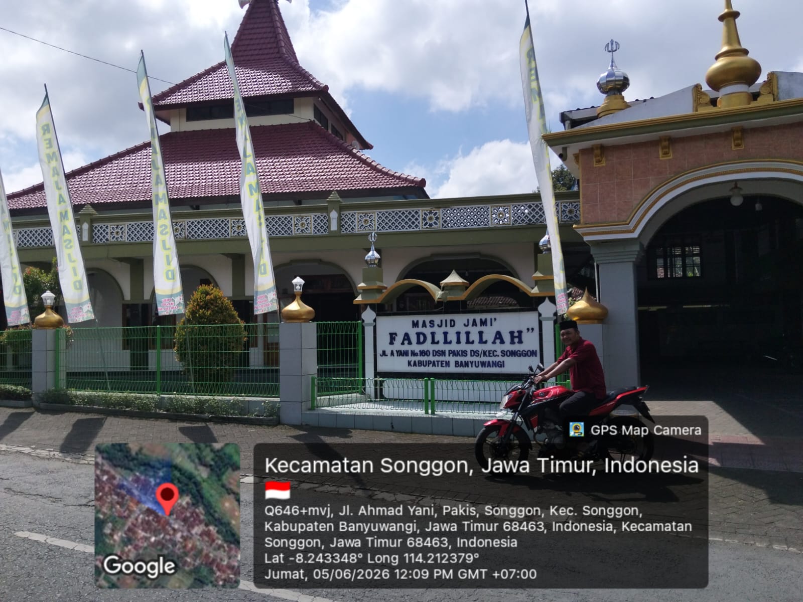 Foto Depan Masjid & Papan Nama — FADLILLAH, Songgon, Songgon
