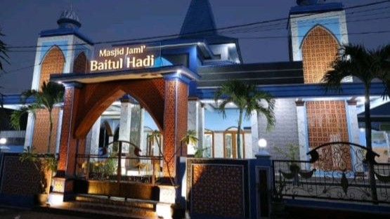 Foto Depan Masjid & Papan Nama — BAITUL HADI, Pendarungan, Kabat