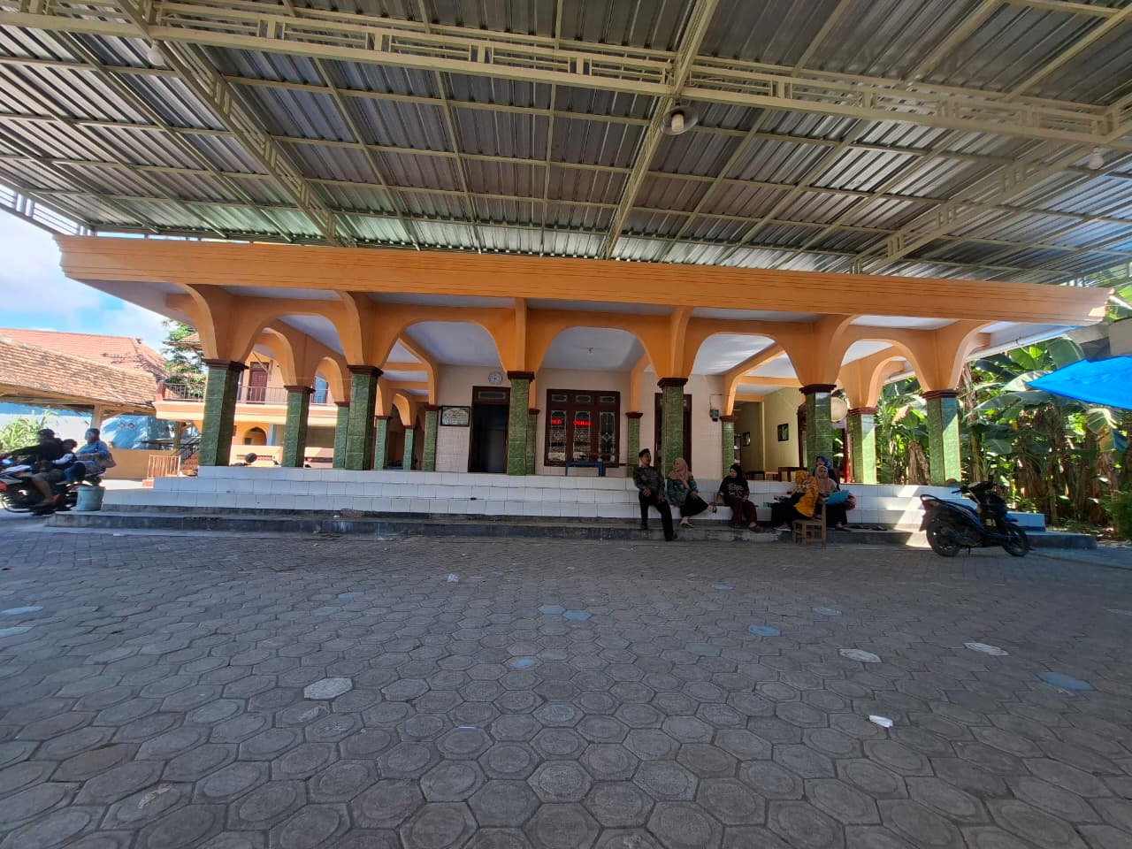 Foto Depan Masjid & Papan Nama — NURUL HUDA, Kedungringin, Muncar