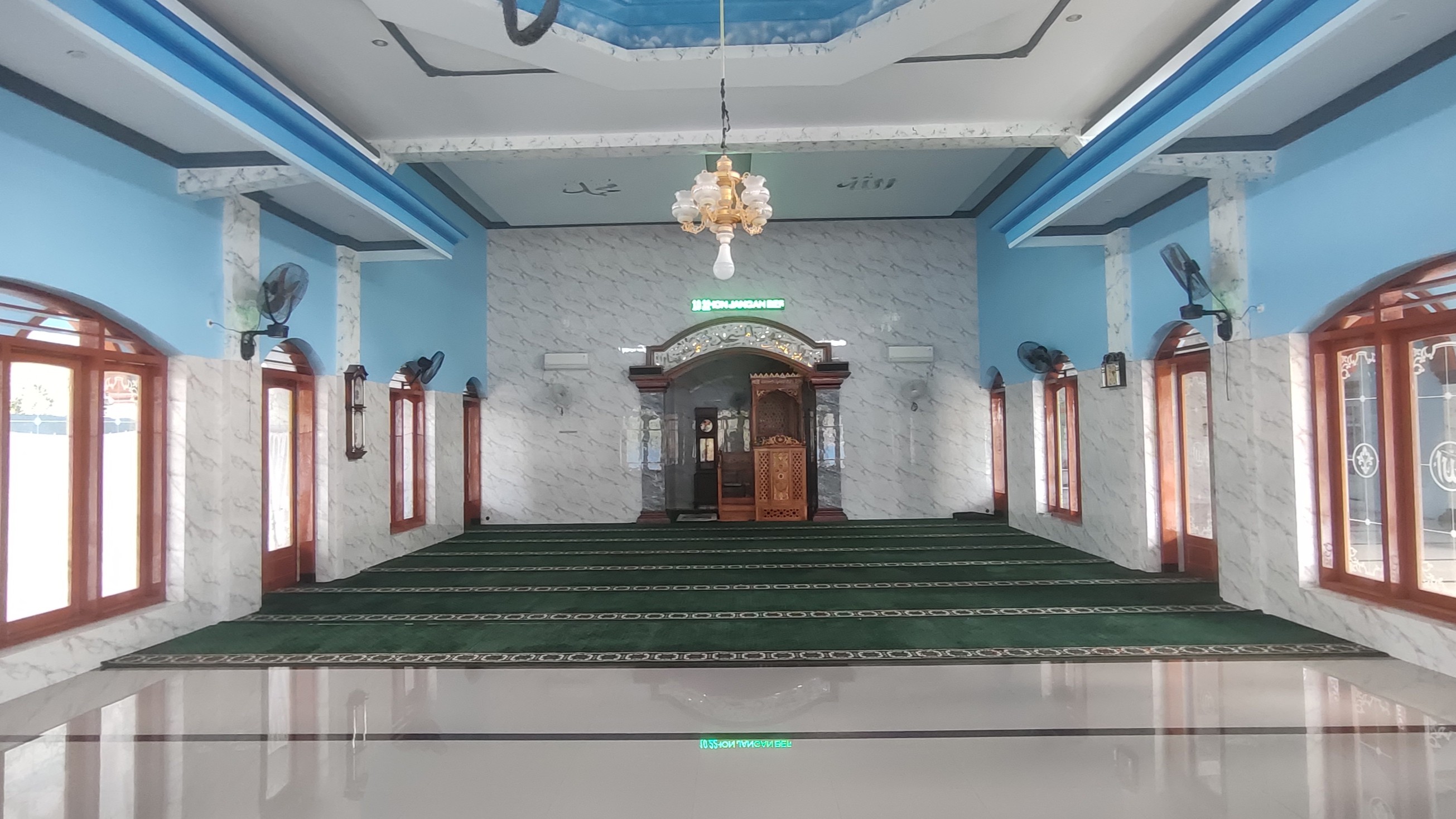 Foto Dalam Masjid (Mimbar/Mihrab) — BAITUL HADI, Pendarungan, Kabat