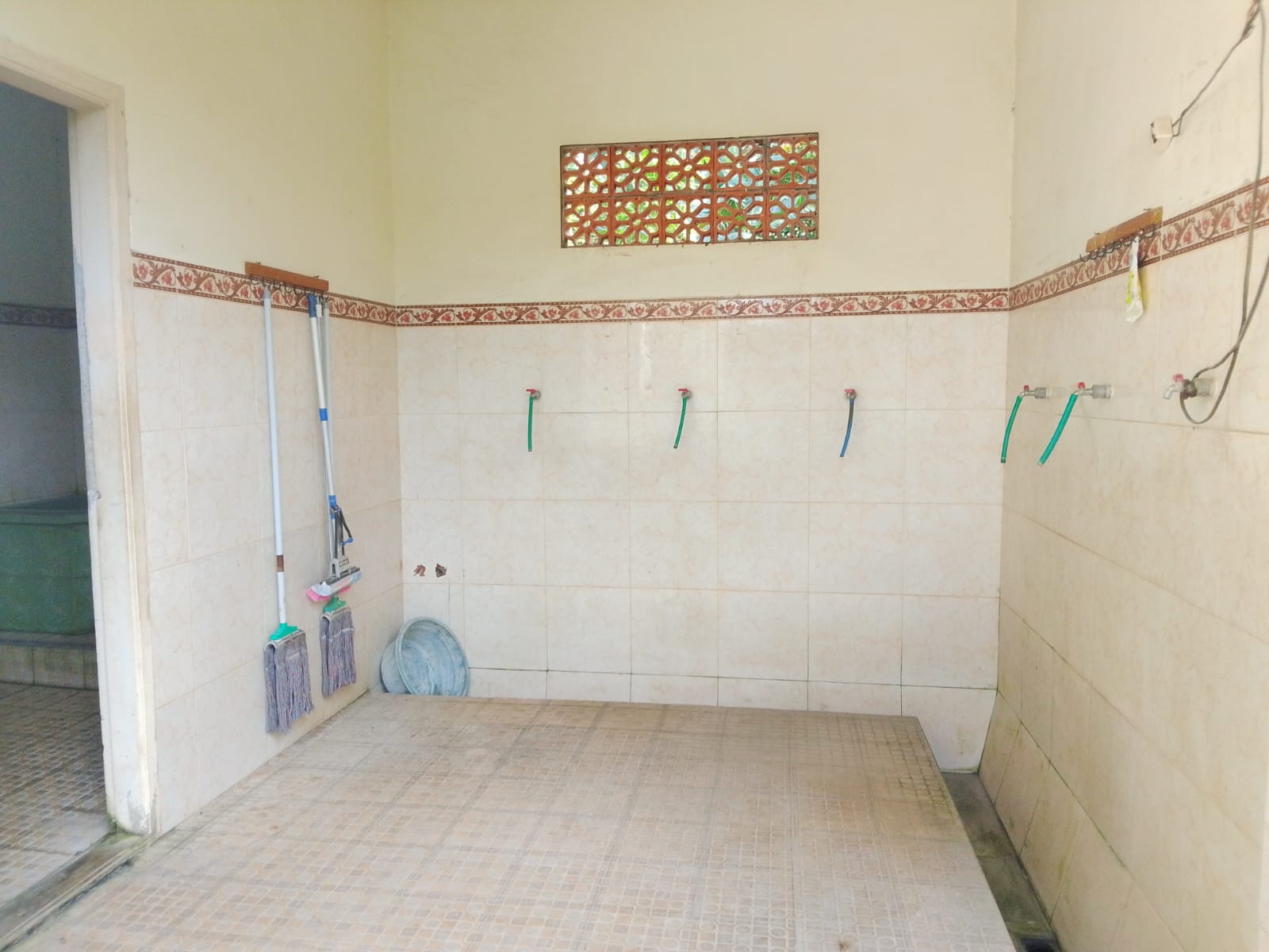 Foto Tempat Wudhu — BAITUL MUTTAQIN, Barurejo, Siliragung