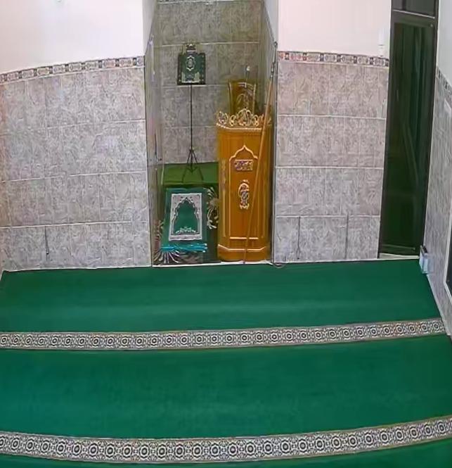 Foto Dalam Masjid (Mimbar/Mihrab) — AL-MUJAAHIDIIN, Mojopanggung, Giri