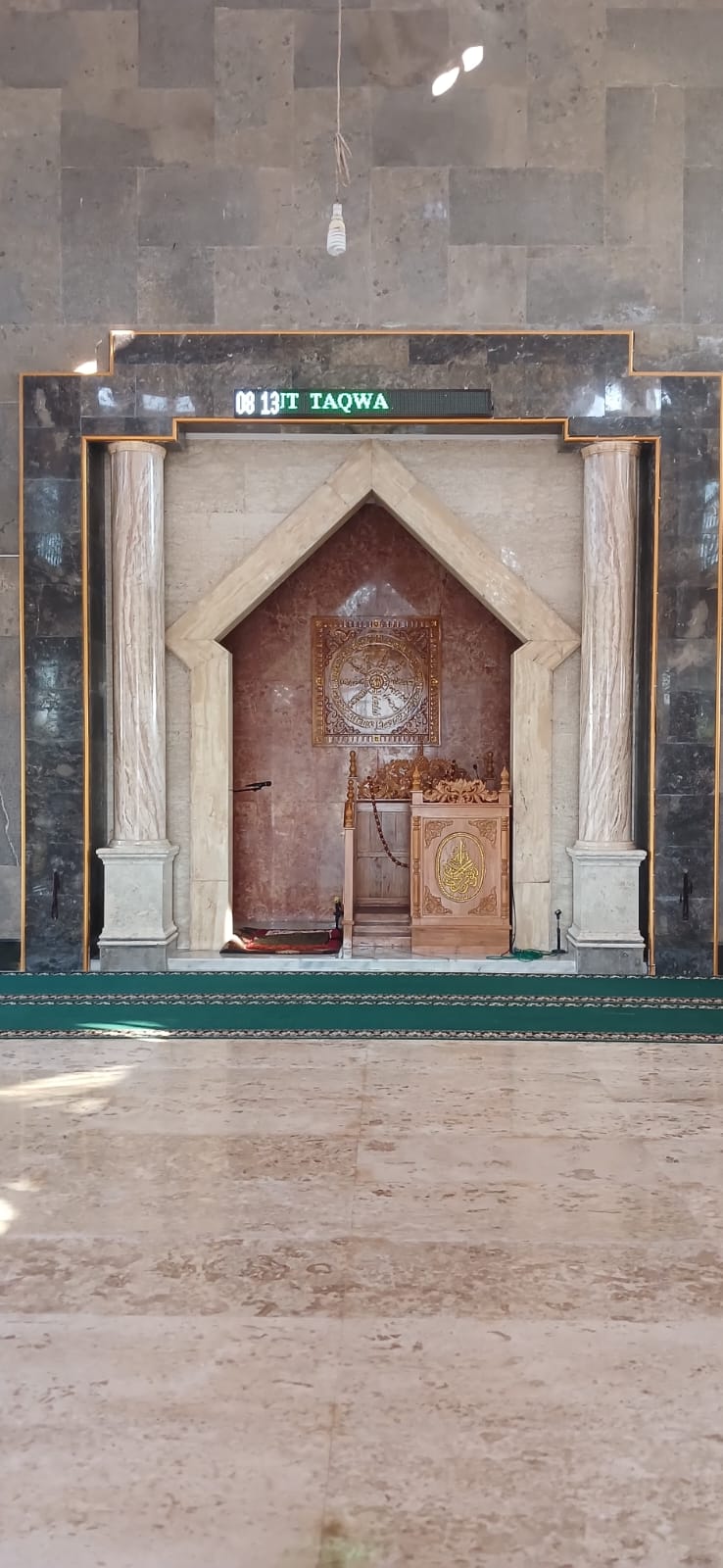 Foto Dalam Masjid (Mimbar/Mihrab) — Baitut Taqwa, Bedewang, Songgon