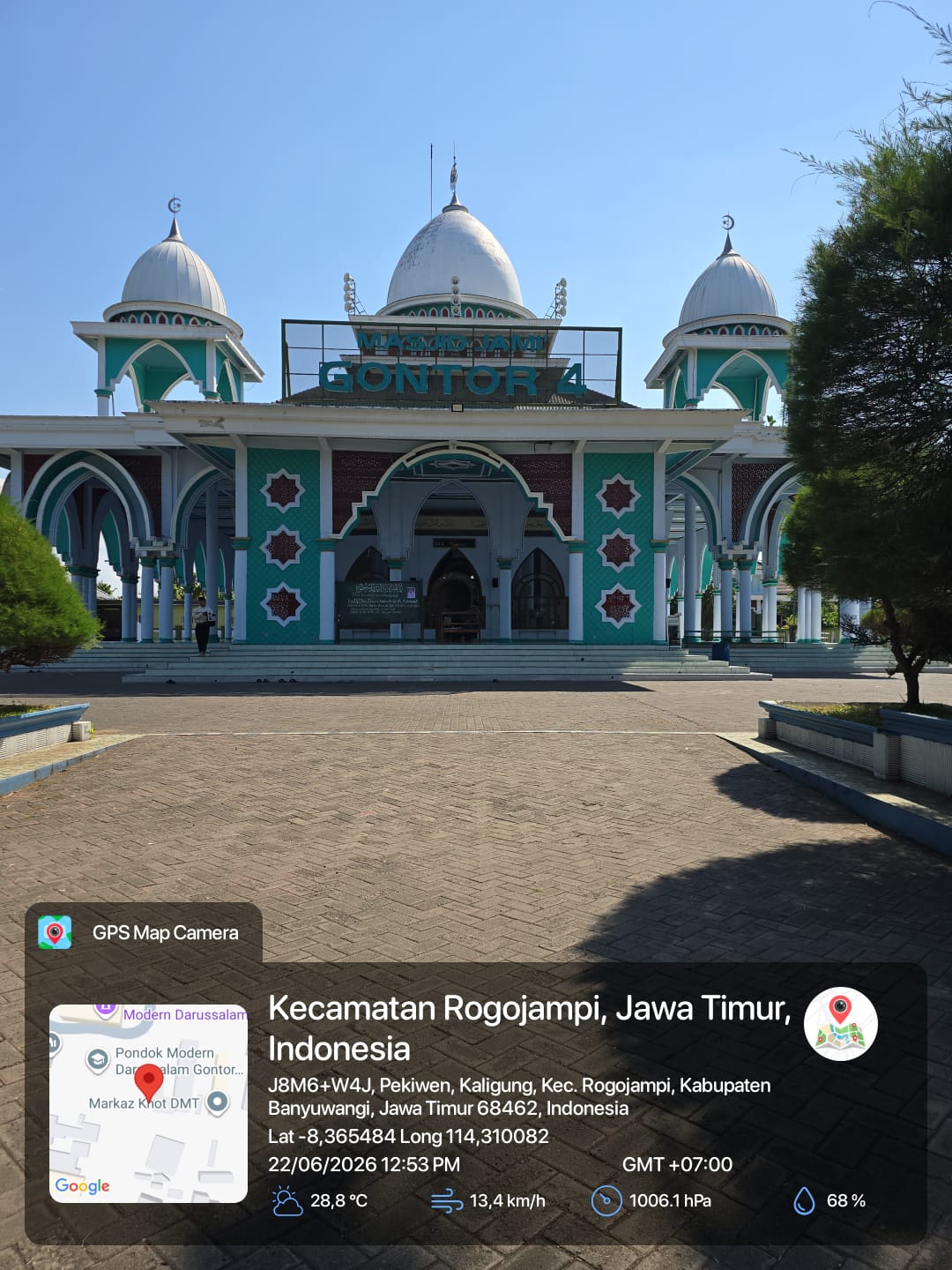 Foto Depan Masjid & Papan Nama — Darusalam Gontor 4, Blimbingsari, Blimbingsari