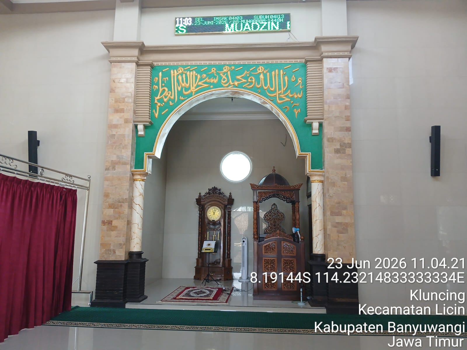 Foto Dalam Masjid (Mimbar/Mihrab) — BAITUL MUTAQIN, Kluncing, Licin