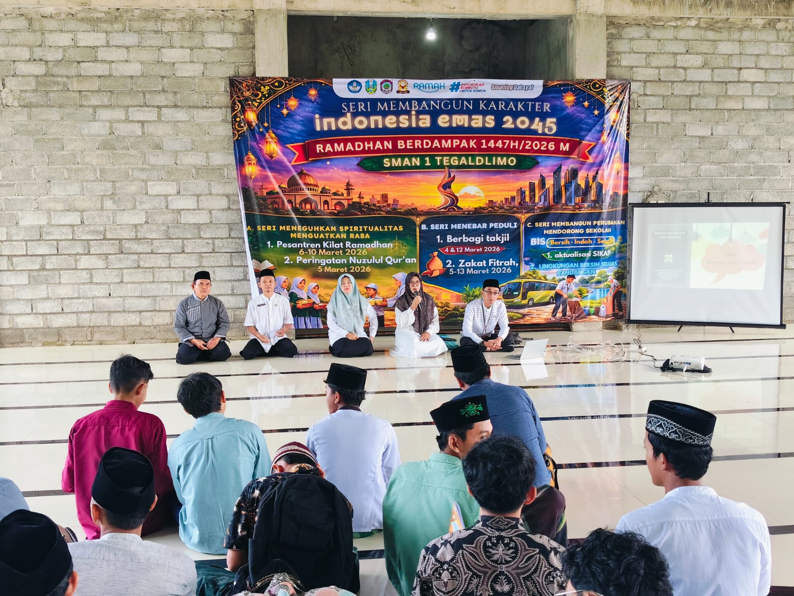 Foto Kegiatan — At-Taqwa SMAN 1 Tegaldlimo, Wringinpitu, Tegaldlimo