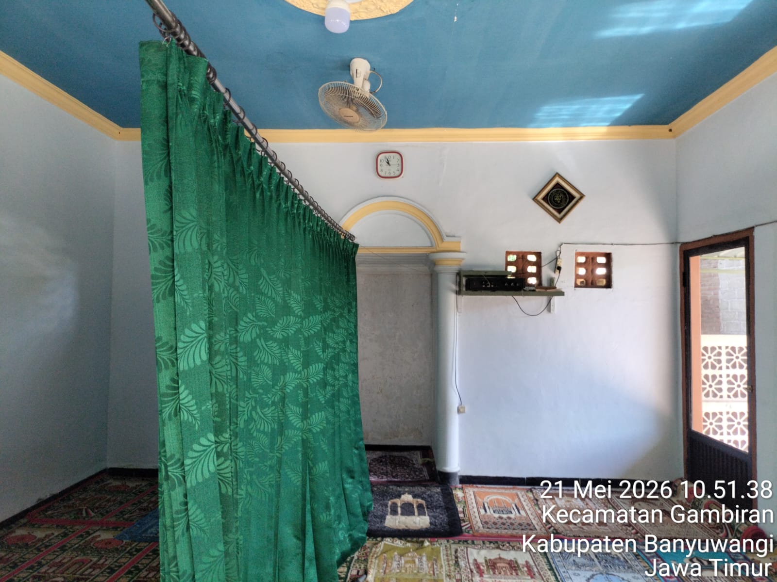 Foto Dalam Masjid (Mimbar/Mihrab) — AL GUFRON, Gambiran, Gambiran