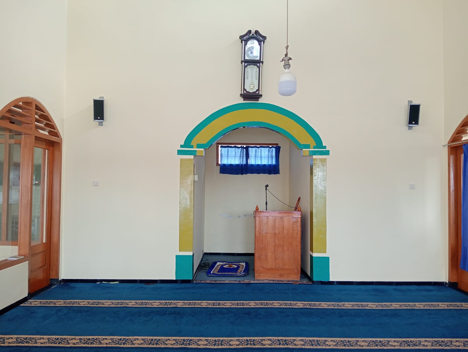 Foto Dalam Masjid (Mimbar/Mihrab) — NUR ROHMAH, Giri, Giri