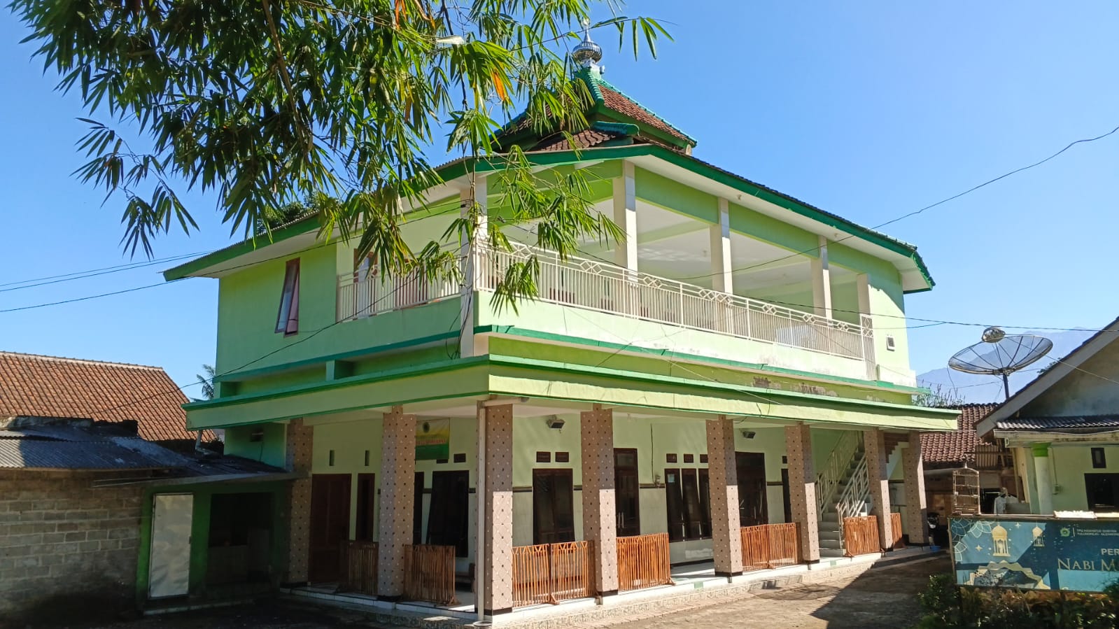 Foto Depan Masjid & Papan Nama — HIDAYATUS SHIBYAN, Tulungrejo, Glenmore