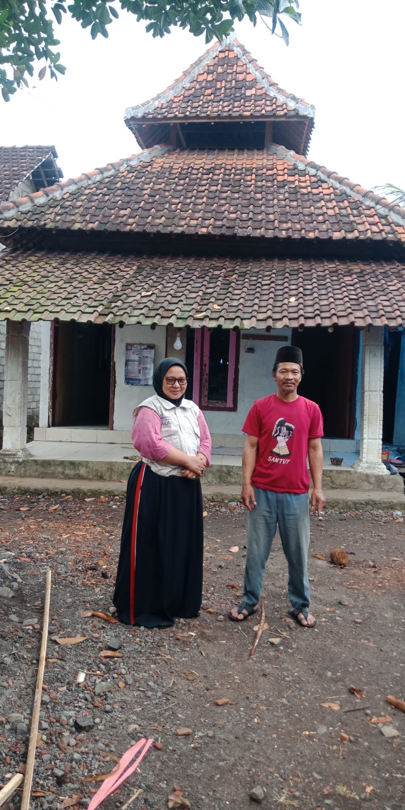 Foto Depan Masjid & Papan Nama — SUNAN DRAJAT, Yosomulyo, Gambiran