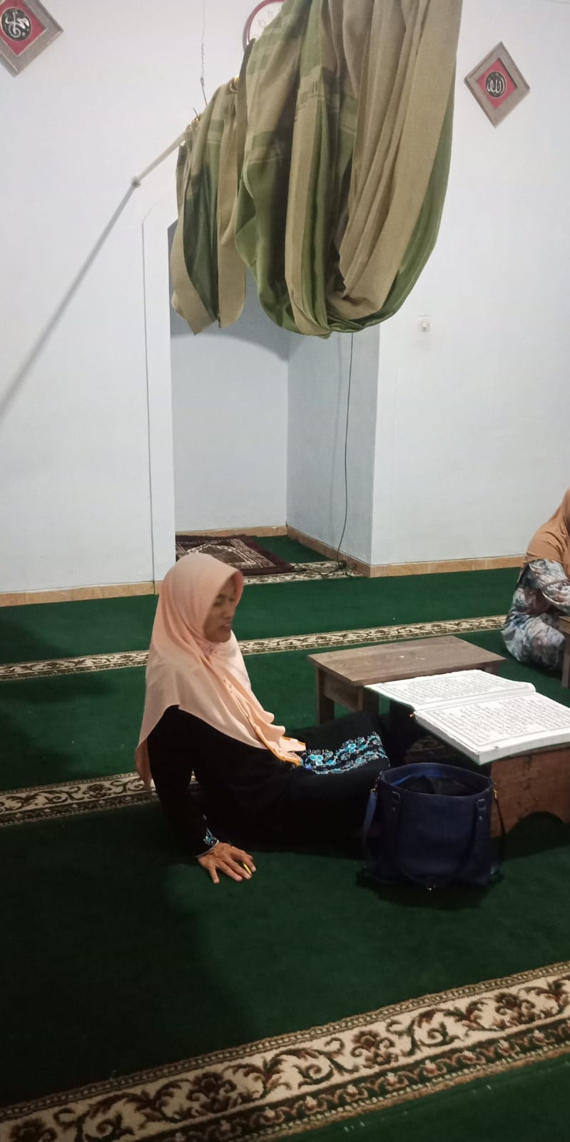 Foto Dalam Masjid (Mimbar/Mihrab) — AL MUTAWAKILIN, Yosomulyo, Gambiran