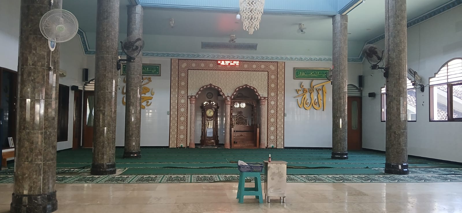 Foto Dalam Masjid (Mimbar/Mihrab) — Nurul Huda, Kampung Mandar, Banyuwangi