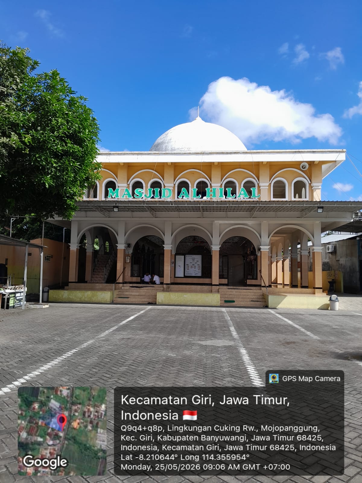 Foto Depan Masjid & Papan Nama — AL-HILAL, Penataban, Giri