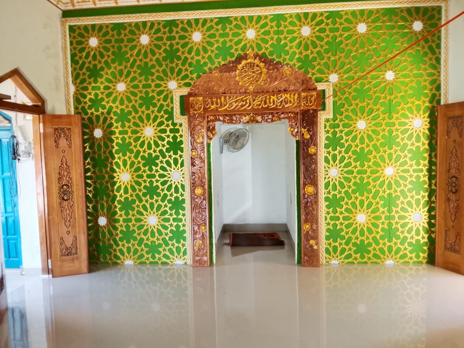 Foto Dalam Masjid (Mimbar/Mihrab) — DARUS SHOLIHIN, Barurejo, Siliragung
