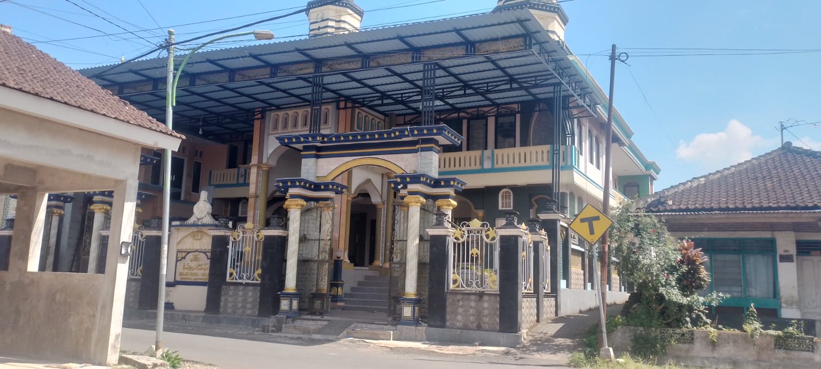 Foto Depan Masjid & Papan Nama — BAITUR ROHIM, Balak, Songgon