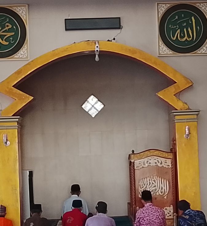 Foto Dalam Masjid (Mimbar/Mihrab) — Baiturrahim, Gambor, Singojuruh