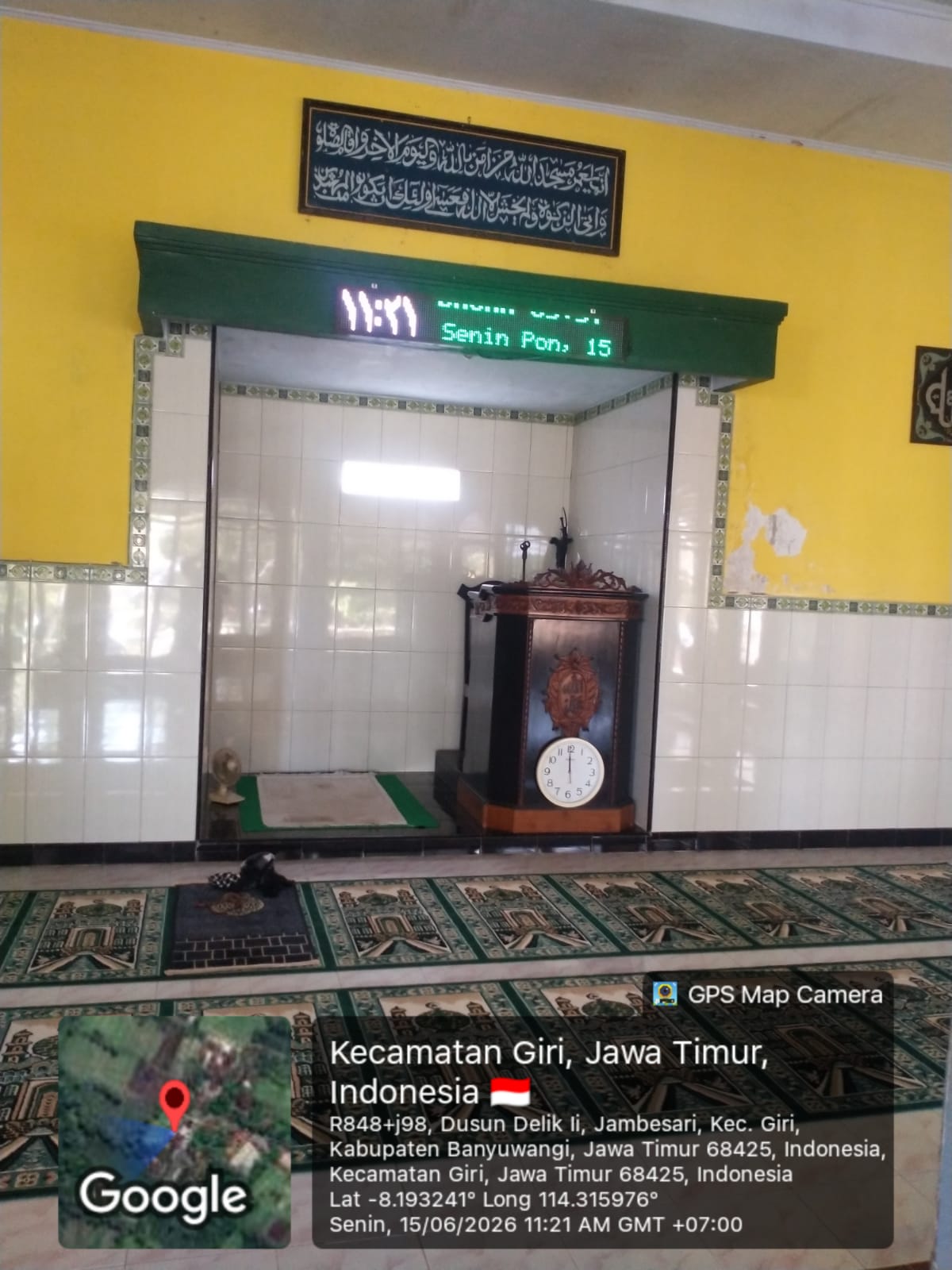 Foto Dalam Masjid (Mimbar/Mihrab) — ANNUR SENTOESA, Jambesari, Giri
