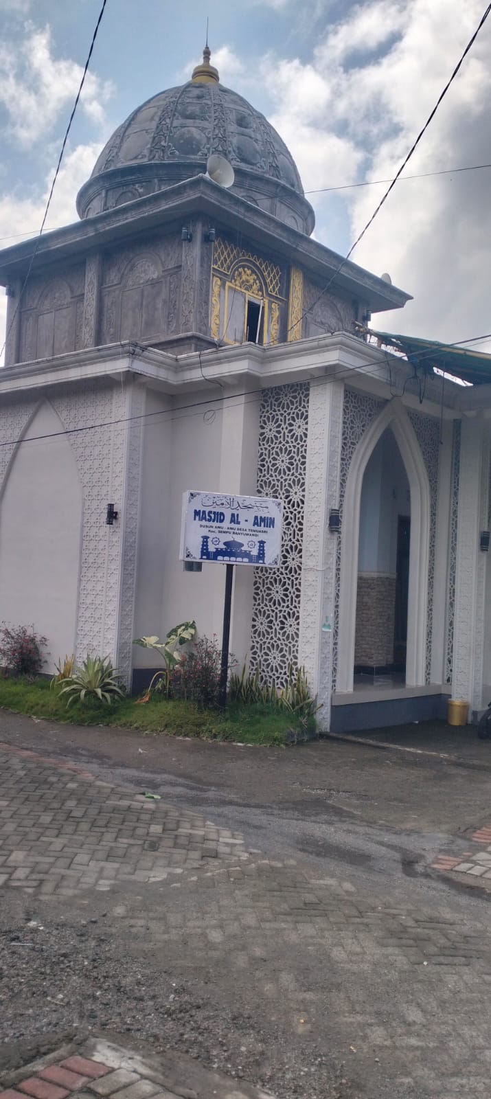 Foto Depan Masjid & Papan Nama — Al Amin, Temuasri, Sempu