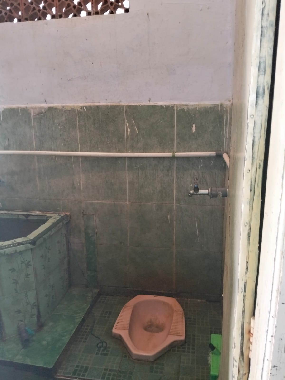 Foto Kamar Mandi/WC — Darusalam Gontor 4, Blimbingsari, Blimbingsari